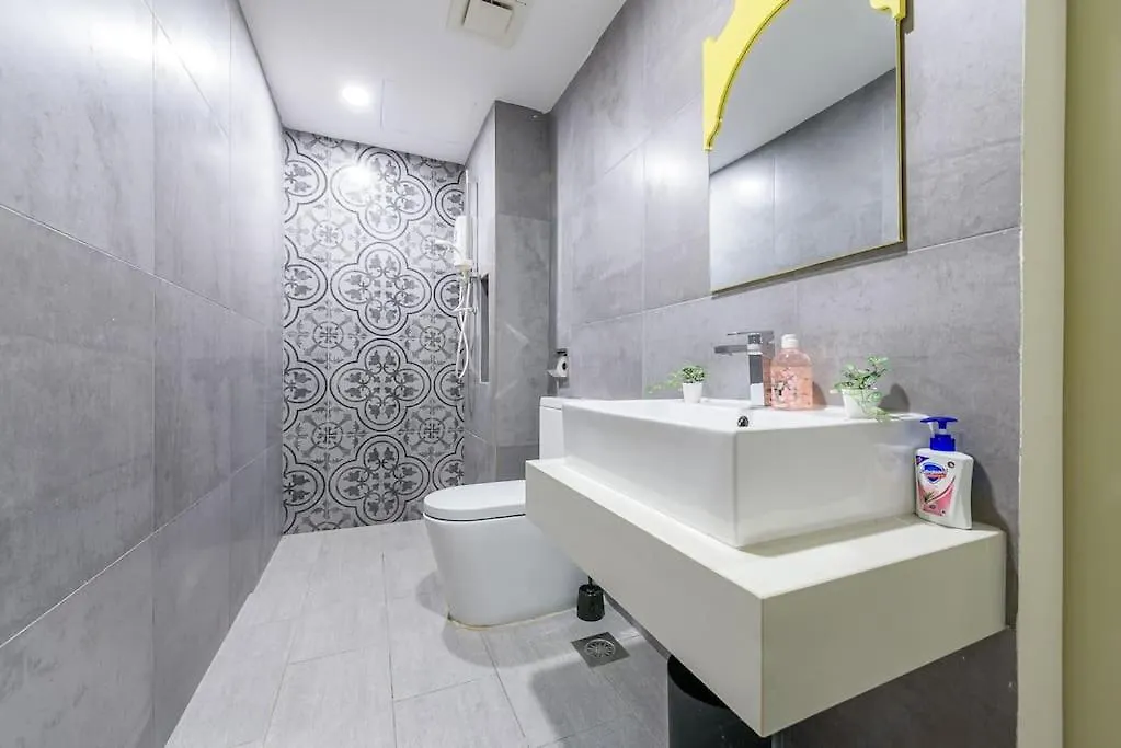 Arte Mont Kiara Elegant Highest Floor Netflix 6Pax Apartment Kuala Lumpur